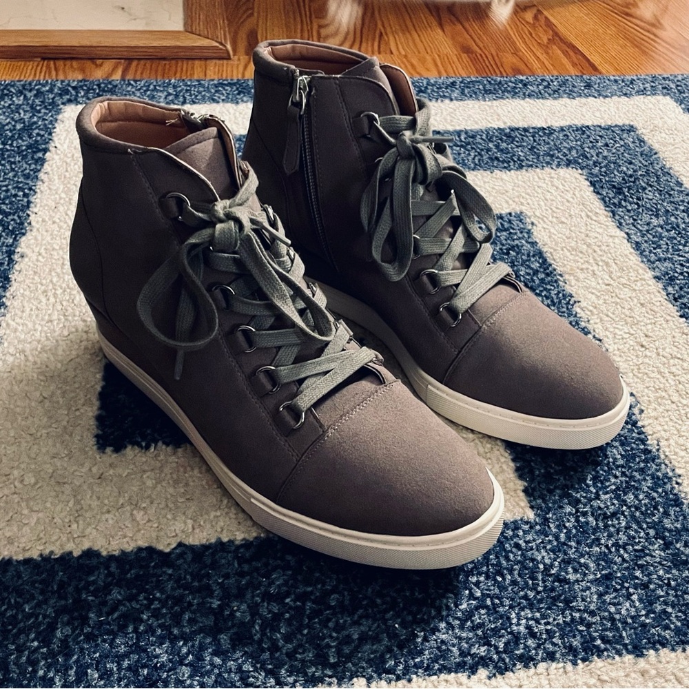 L.Paulo Sporty Wedge Sneakers 8